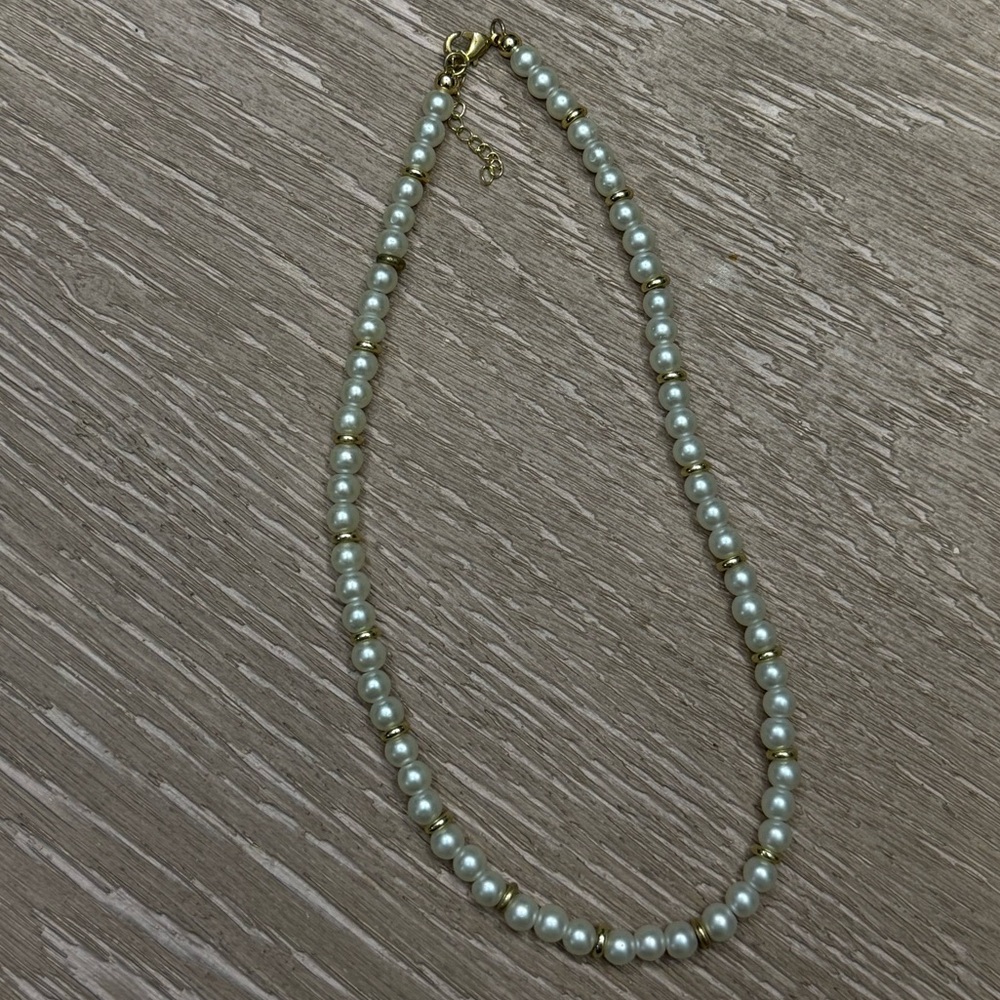 NWOT pearl beaded necklace